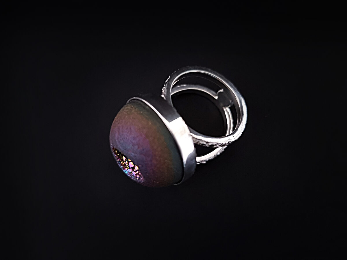 Sudraba gredzens ar titāna pārklājuma kvarca drūzu, Ø16,8