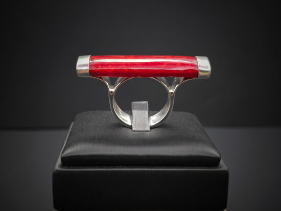 PAUZE. Sudraba gredzens ar koralli, Ø18,2