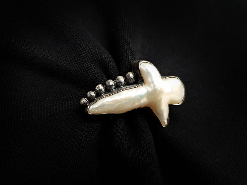 Oxidized sterling silver brooch with freshwater pearl