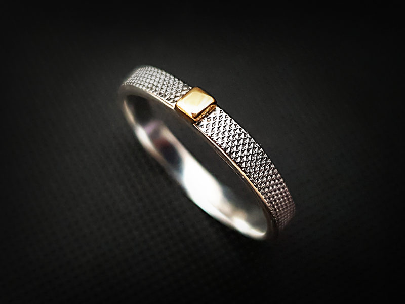 Серебряное кольцо с золотым элементом, Ø20,5