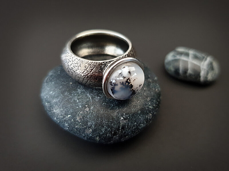 Oxidized sterling silver ring with dendritic agate, Ø16,5 